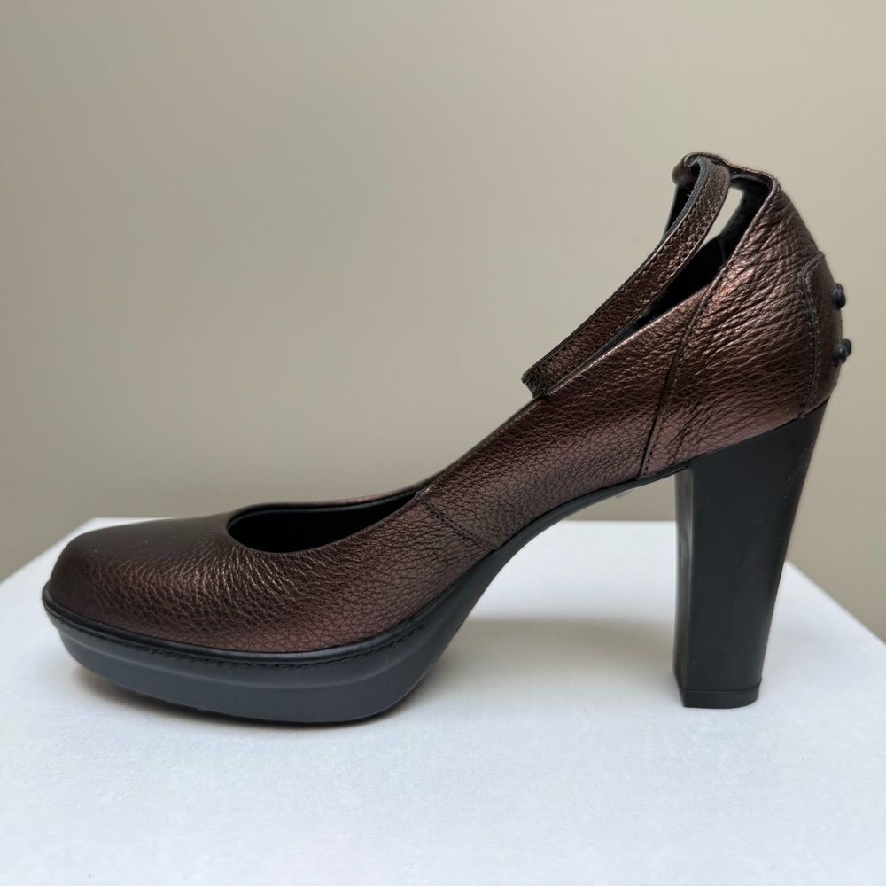 Tod’s Bronze Leather Mary Jane Heels – Size 36